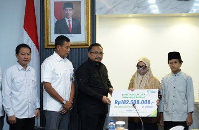 Wafat Saat Jadi Petugas Haji, Keluarga Ahmad Ridha Terima Klaim BPJS Ketenagakerjaan Rp182 Juta