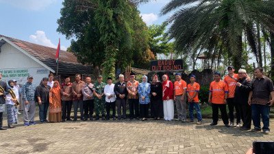 Post Photo