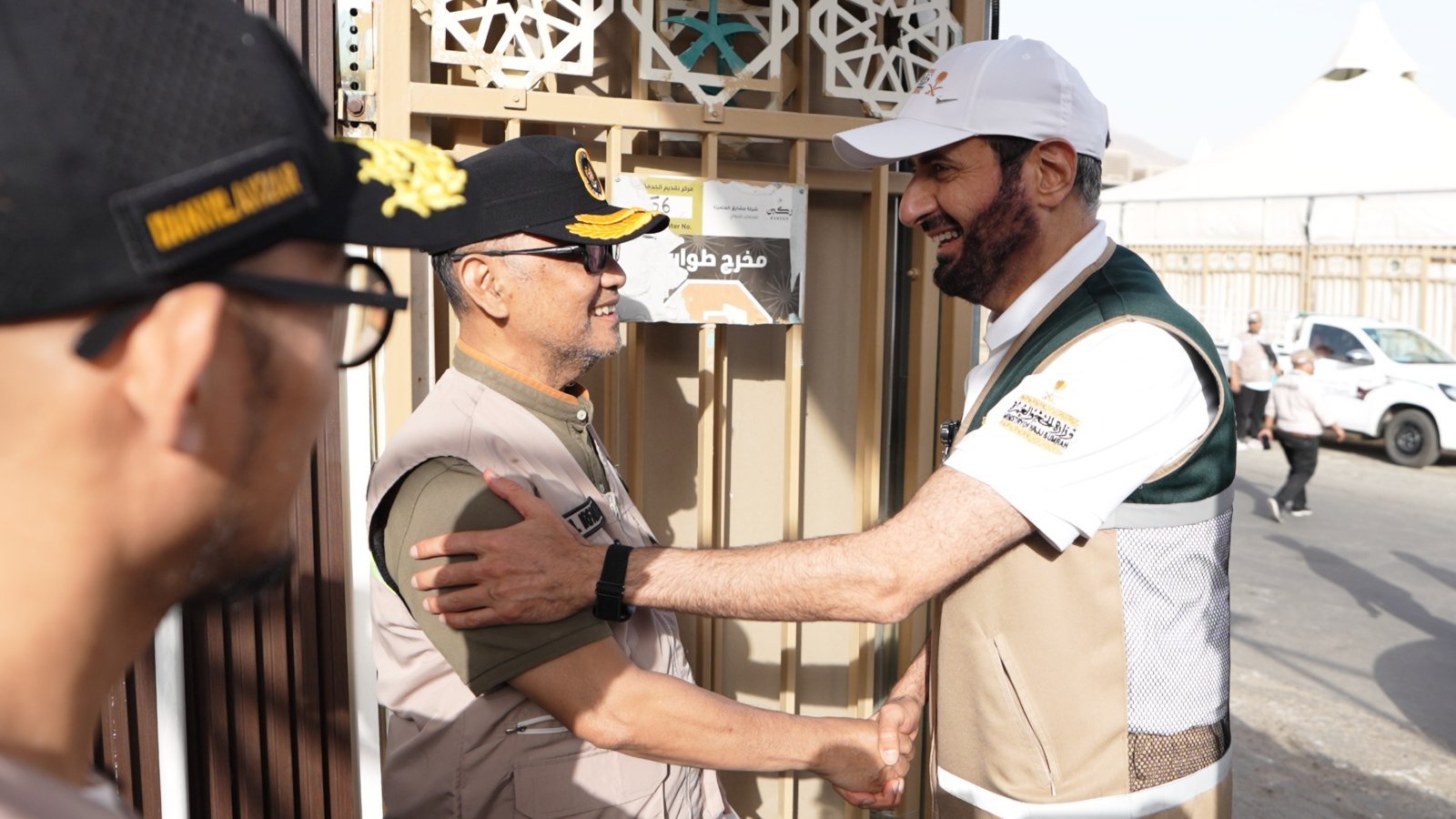 Menteri Haji Saudi Kunjungi Jemaah RI di Mina, Apresiasi Layanan Indonesia